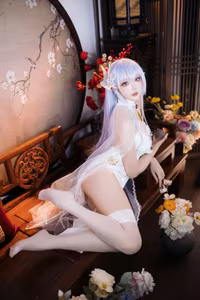 Coser Guaxi Jiang Transforms into Ethereal Albion Qipao Fairy - Captivating Fantasy Cosplay Beauty-9