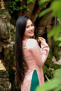 Traditional Vietnamese Silk Ao Dai Portrait: Elegant Asian Beauty - Gentle Woman Wallpaper HD-0