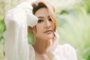 Muse in the Green: Captivating Artistic Portrait of Natural Beauty 1000019760-5