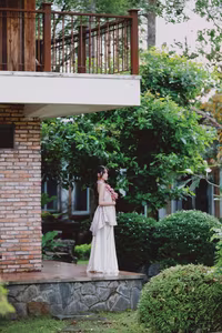 VGU No.35: Serene Beauty of a Young Woman with a Dreamy Bouquet-18