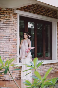 VGU No.35: Serene Beauty of a Young Woman with a Dreamy Bouquet-14