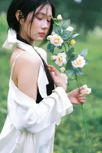 VGU No.173: Discover the serene beauty of a dreamy girl with white roses in the morning sun.-7
