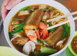 Explore Vietnam's Authentic Mekong Delta Noodle Soup an Unforgettable Culinary Experience-2