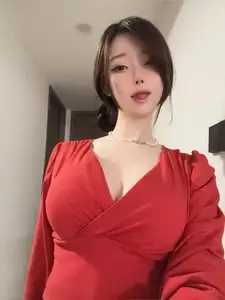 Coser Yi Xiao Yang Ze: The Allure of 'Red Mother' in a Captivating Red Ensemble-4