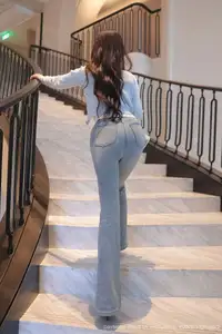 Dan Dan Bao's Elegant Staircase Pose - XiuRen No.10450 Fashion-1