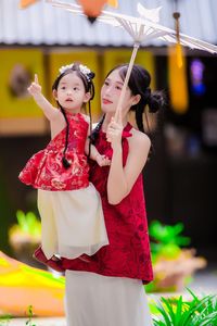 Mother Daughter Ao Dai: Joyful Moments Under Lanterns-4