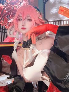 Discover the captivating Wuthering Waves Changli cosplay-4