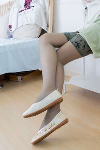 Chinese Model No.2323: Modern Hanfu Charm with Elegant Over-the-Knee Stockings & Flat Shoes-52