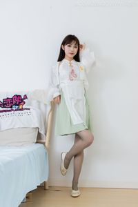 Chinese Model No.2323: Modern Hanfu Charm with Elegant Over-the-Knee Stockings & Flat Shoes-11