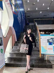 Pham Ngan Anh: Stylish Lecturer Captivates With Special Campus Rules-10