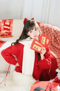 YiTuYu Vol.8524: Xia Yu Xiao Nian Embraces Lunar New Year in Radiant Red Sweater Style-0