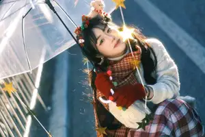 YiTuYu Vol.8588: Discover the Romantic Charm of a Festive Girl with Gifts-42