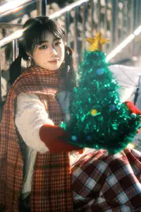 YiTuYu Vol.8588: Discover the Romantic Charm of a Festive Girl with Gifts-16