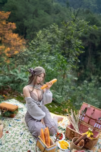 Coser Yuuhui: Gentle Muse in Spring Outing Part01 – Enchanting Beauty-6