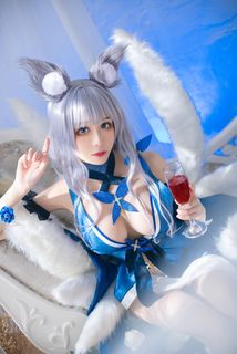 Coser Tomoyo Azur Lane Shinano Dress Cosplay Captivates Elegant Fantasy Anime Waifu-4