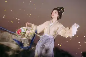 Ethereal Bao Xian - YiTuYu Art Language Vol.8563: Ancient Grace in a Floral Dreamscape-5