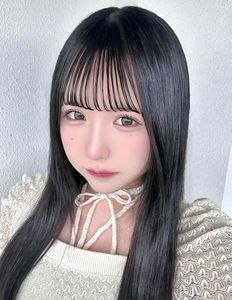 Sweet See-Through Bangs Style: Pretty Girl Shines with Gentle Feminine Charm-9