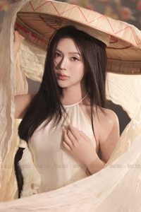 VGU No.31: Captivating Asian Muse Radiates Elegance in a Stunning Autumn-Themed Photoshoot-6