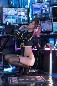 Coser Yunx1x1: Captivating Cyberpunk Transformation in Hacking Part01-15