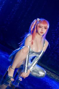 Coser Bao Zou Li Yu Wang: Captivating Pink Hair Silver Metallic Suit Cosplay-0