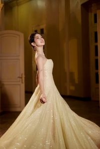 Diep Bao Ngoc's Charm: Elegant and Alluring Beauty of the Actress-3