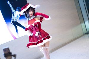 Coser Sanshuizi Dazzles in Charming Christmas Dress-33