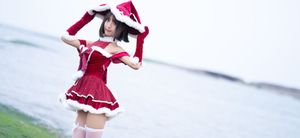 Coser Sanshuizi Dazzles in Charming Christmas Dress-26