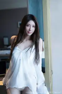 XiuRen No.10502 Yue Xi: Alluring Elegance in White Shirt & Heels-13