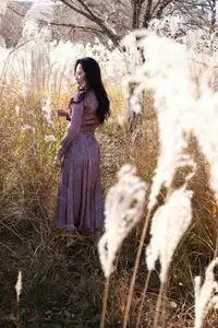 JP Miho Machiyama: Serene Natural Beauty in Sunlight | FRIDAY Digital Photo Book Scarlet Vol.1-1