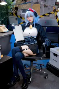 Captivating Amau Ako (Blue Archive) Cosplay by Jiu Qi Miao: Professional, Alluring & Game-Perfect!-19