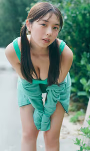 Kikuchi Hina: Unveiling Natural Beauty in Photo book 20th Anniversary Vol.2 Part02-9