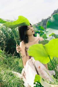 Li Yue in Tranquil Lotus Pond - YiTuYu Art Language Vol.8292: Natural Beauty and Serenity Amidst Green Lotus Leaves-8