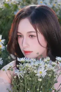 Enchanting Muse in White Chrysanthemum Field: A Portrait of Grace and Natural Beauty.-5