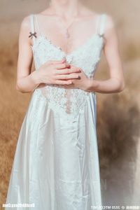 MTYH Vol.224: Feminine Beauty in a Golden Late Autumn Field - Enchanting Girl Photo-18