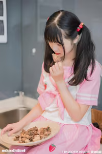 MTYH Vol.218 Strawberry Crush: Charming Girl in Adorable Pink Strawberry Dress-15