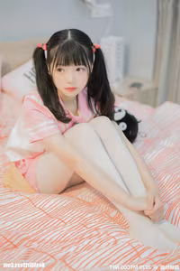 MTYH Vol.218 Strawberry Crush: Charming Girl in Adorable Pink Strawberry Dress-7