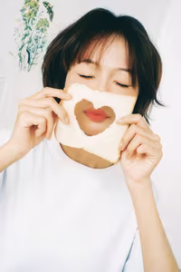 VGU No.25: Discover the Radiant Smile of a Young Woman with Relaxing Music-1