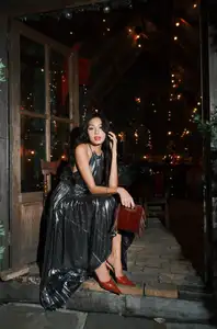 Runner-up Thao Nhi Le's Dazzling Year-End Festival Fashion: An Irresistible Look.-2