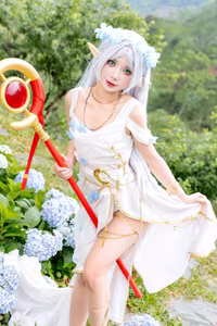 Witness Coser PoppaChan's enchanting Frieren in a stunning Blue Valley Dress (39P)-6