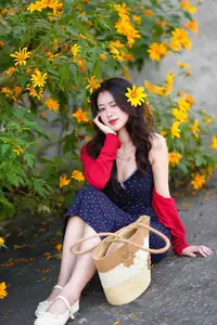 Elegant Asian Girl Portrait with Golden Flowers in Afternoon Sun 1000024552-17