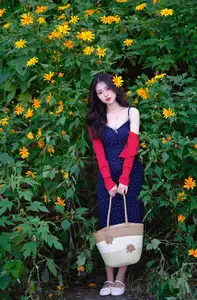 Elegant Asian Girl Portrait with Golden Flowers in Afternoon Sun 1000024552-15