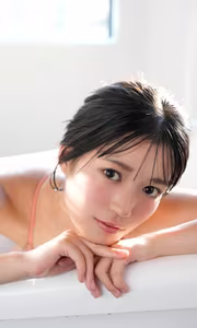 Shiki Akama: Discover Pure Radiance in Digital Photo Book – Exclusive Collection-0