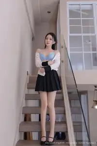 XiuRen No.10615 Yu Zi Jiang Fish: Alluring Secretary in Black Stockings-6