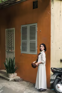 VGU No.56: The nostalgic beauty of a Vietnamese girl with gentle flowers, a dreamy and emotional gaze-2