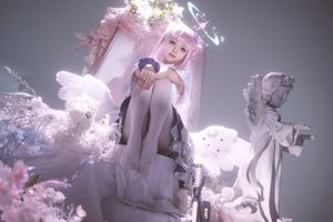 Portrays Mika Misono Blue Archive: Angelic Cosplay Beauty-12