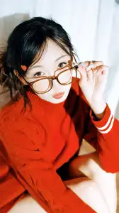 YiTuYu Art Language Vol.8573 zzzzzzz: A Girl's Sweet Relaxed Moment with a Bowl of Fruits-0