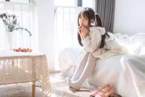 Coser Liu Wei Di Huang Jiang: Xiao Yi LOX Lolita - Enchanting Dreamy Beauty in a Delicate Photoshoot-3