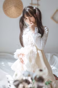 Coser Liu Wei Di Huang Jiang: Xiao Yi LOX Lolita - Enchanting Dreamy Beauty in a Delicate Photoshoot-0