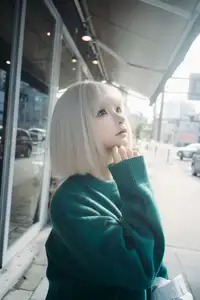 Coser Chunmomo's Enchanting Autumn Quest: Part04 Captures Street Style Beauty-10