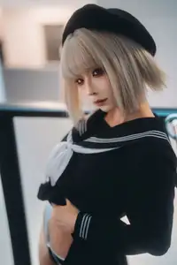 Coser Chunmomo's Enchanting Autumn Quest: Part04 Captures Street Style Beauty-13